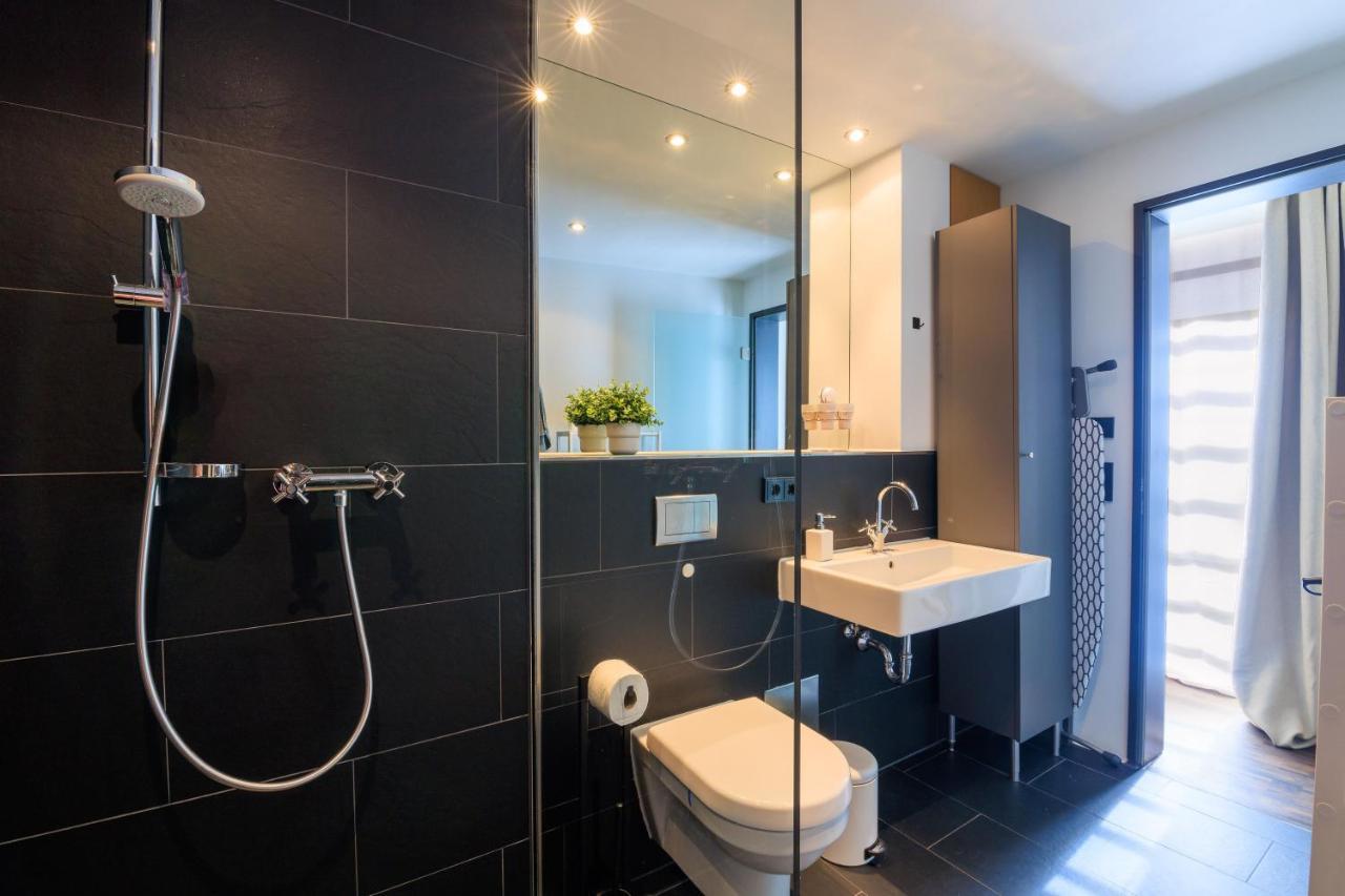 Global Living - Design Apartment I Rathausplatz I Beamer I Ac I Kitchen I Augsburg Exterior photo