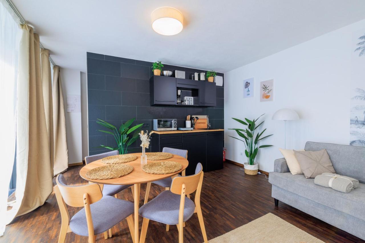 Global Living - Design Apartment I Rathausplatz I Beamer I Ac I Kitchen I Augsburg Exterior photo
